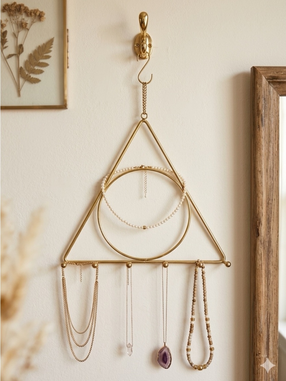 FOREVER 21 gold Tone Triangle Hanging Wall Organizer Jewelry Hats Keys 9x9.5”